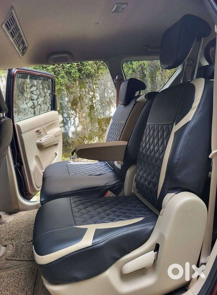 Maruti Suzuki Ertiga 1.5 Zxi Plus Shvs, 2022, Petrol