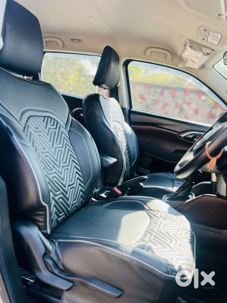 Maruti Suzuki Grand Vitara 1.5 Delta Smart Hybrid At, 2023, Petrol