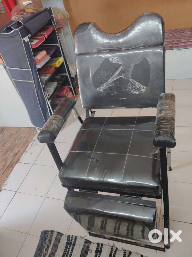 Almost New Condition Parlour Chair for Sale