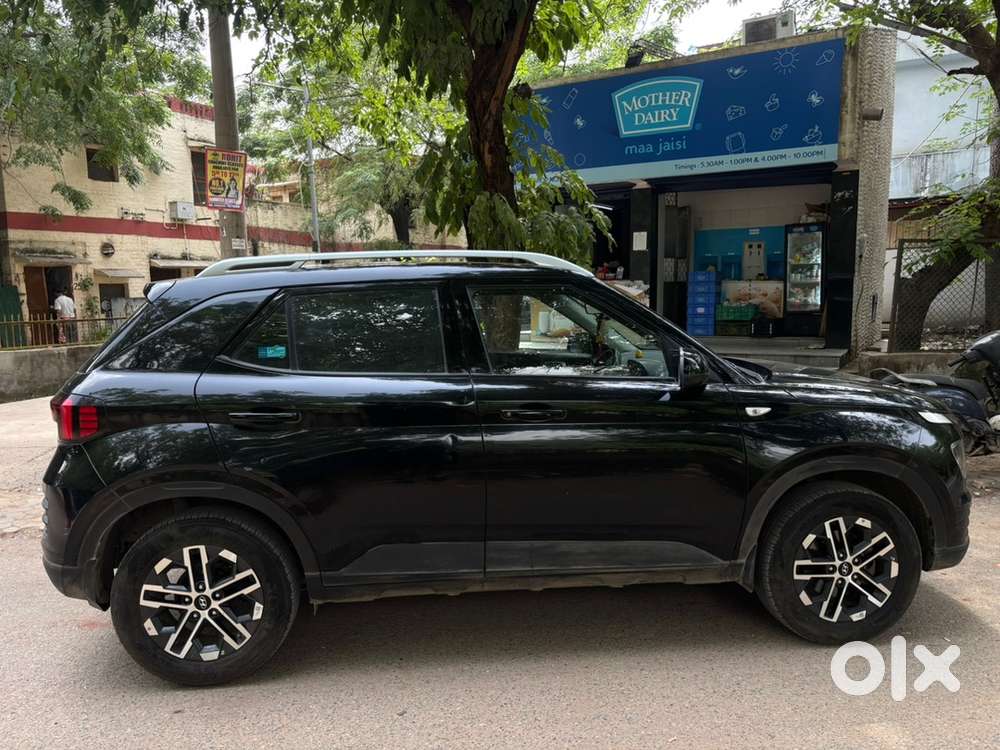 Hyundai Venue Petrol 2023