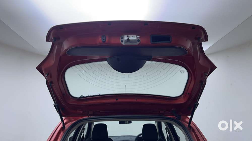 Tata Tiago Xza, 2017, Petrol