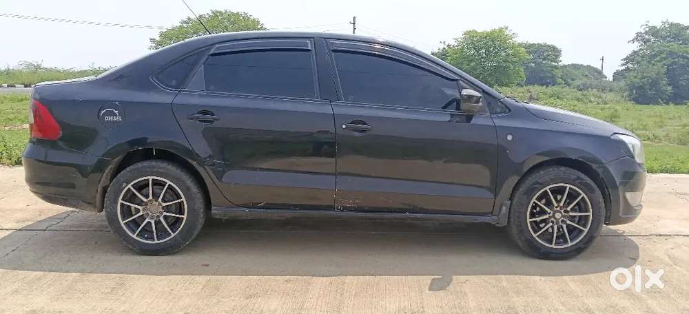 Skoda Rapid Elegance 2012