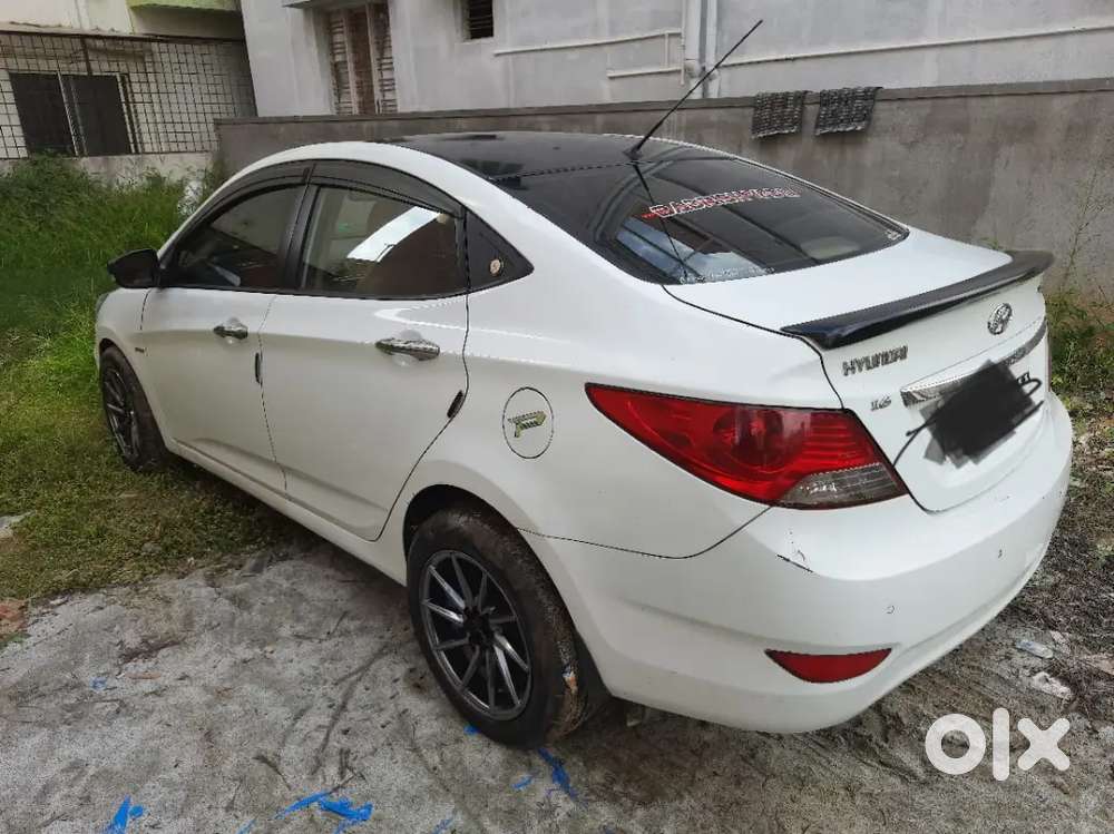 Hyundai Verna 2011