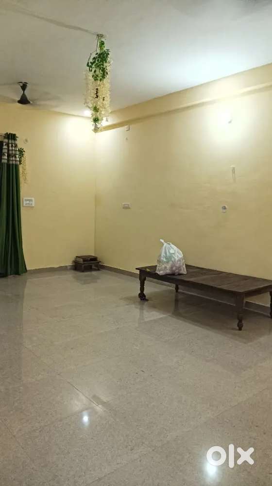 1st floor for rent at ₹10, 000 at very reliable area