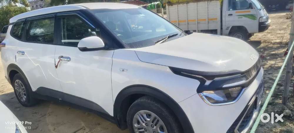 Kia Carens 2023 Petrol 45000 Km Driven