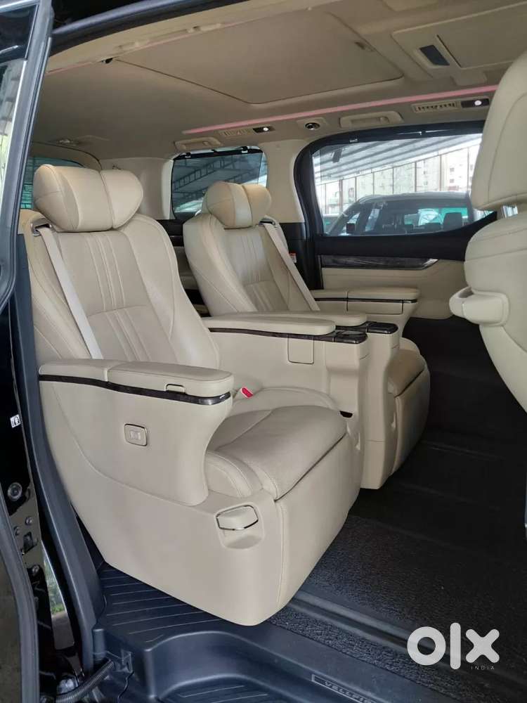 Toyota Vellfire 2.5 Hybrid, 2022, Petrol