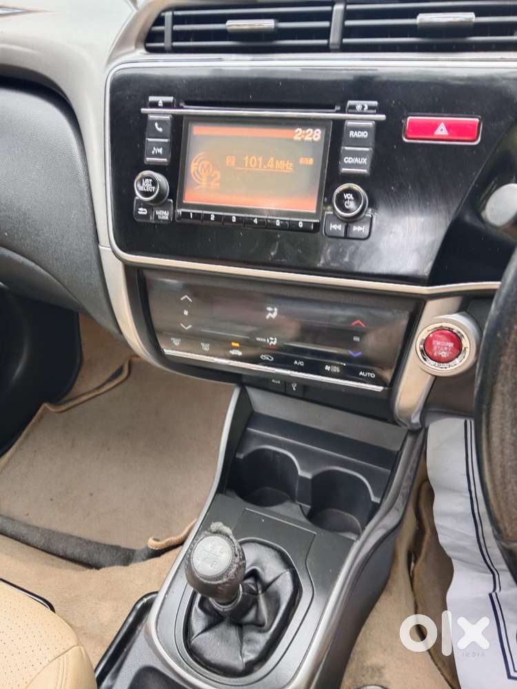 Honda City V Mt Sunroof, 2015