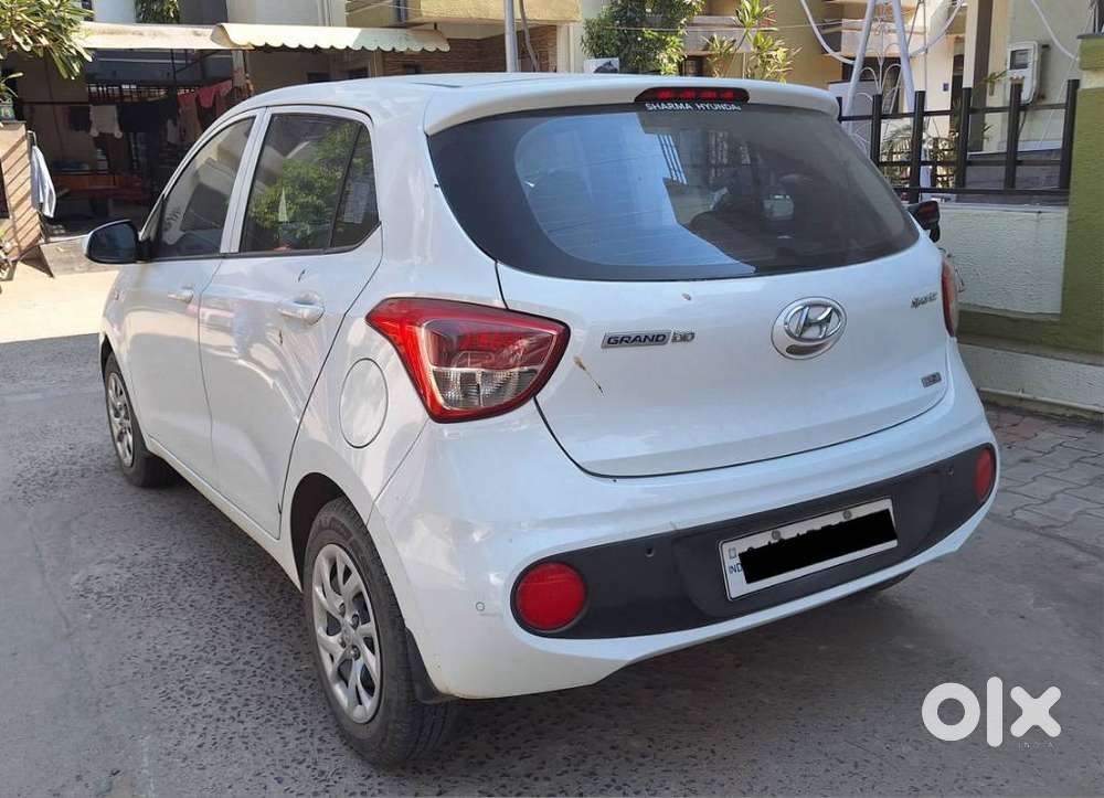 Hyundai Grand I10 Sportz 1.2 Kappa Vtvt, 2017, Petrol