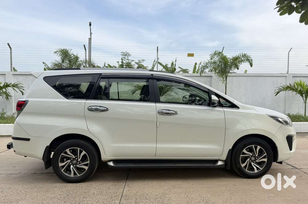 Toyota Innova Crysta [2020-ongoing] 2.4 Vx 8 Str, 2021, Diesel