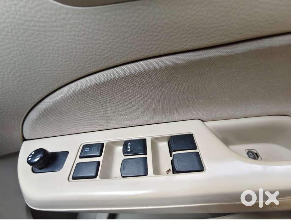 Maruti Suzuki Dzire 1.2 Vxi, 2013, Petrol
