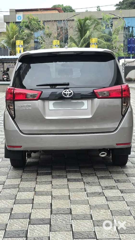 Toyota Innova Crysta 2023