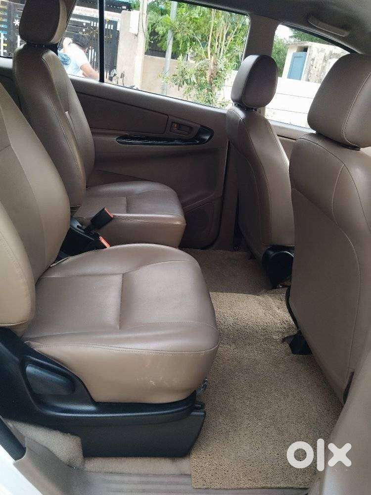 Toyota Innova 2.5 G (diesel) 7 Seater, 2015