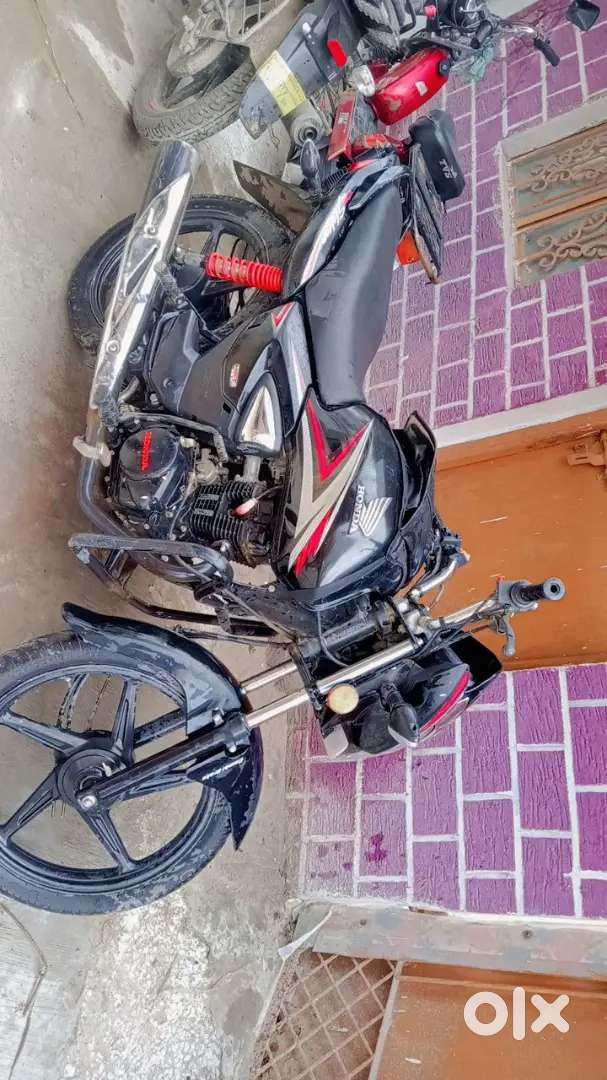shine sports bike