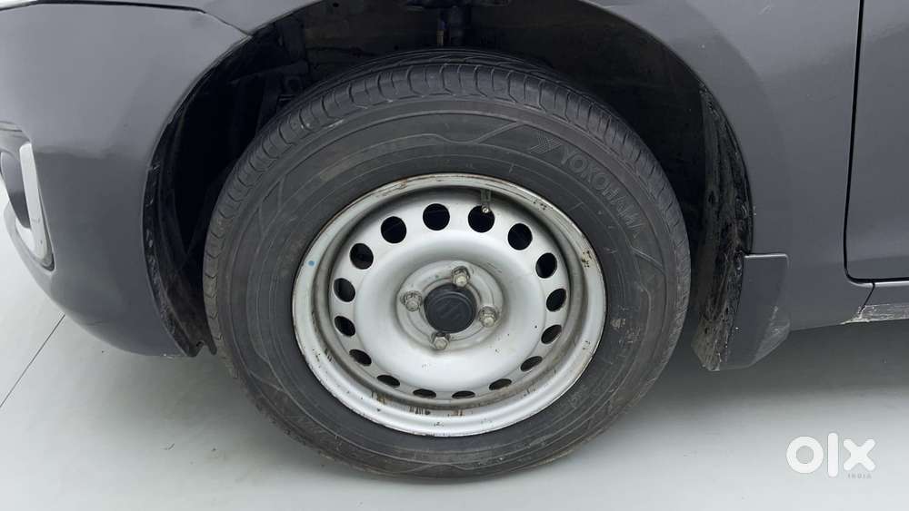 Maruti Suzuki Swift 1.2 Lxi (o), 2017, Petrol