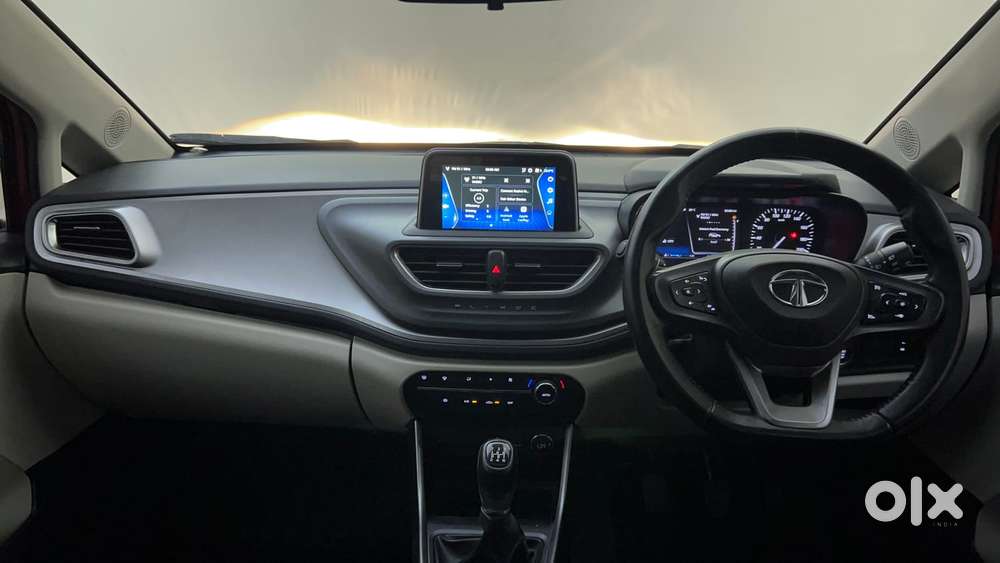Tata Altroz Xz Plus (s), 2023, Petrol