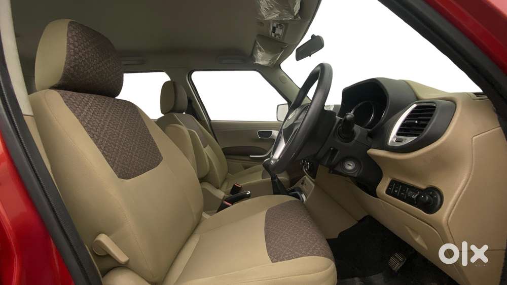 Mahindra Tuv 300 Mhawk100 T8, 2018, Diesel