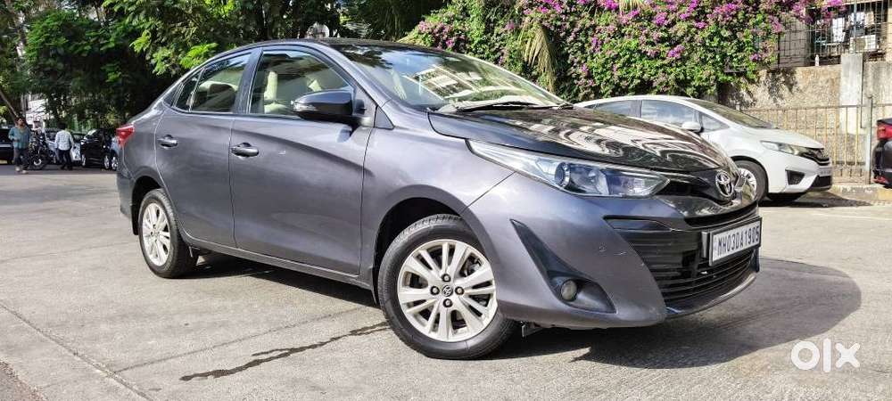 Toyota Yaris V Cvt, 2018, Petrol