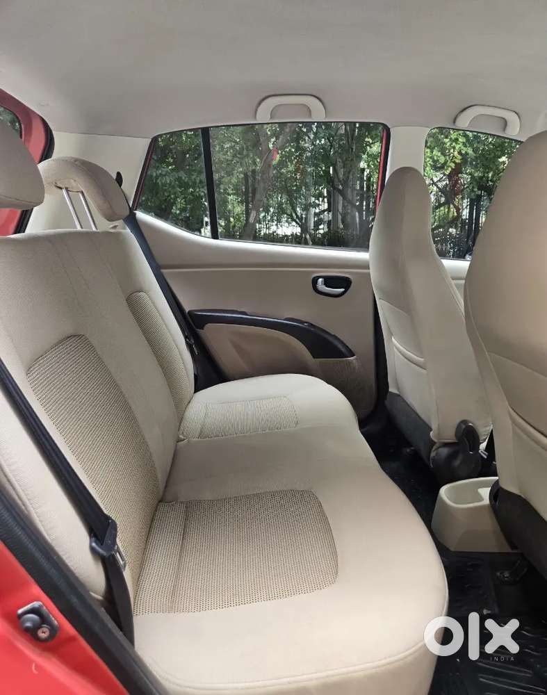 Hyundai I10 Sportz Automatic, Just 24000 Kilometers Driven