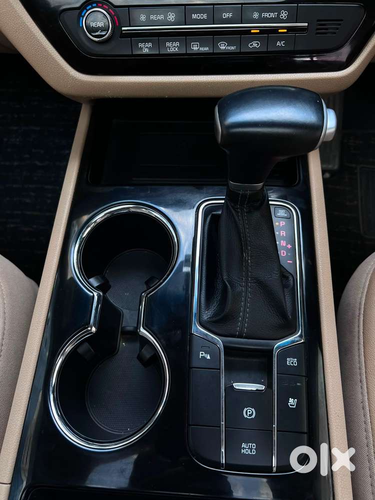 Kia Carnival Limousine Plus 7 Str, 2022, Diesel