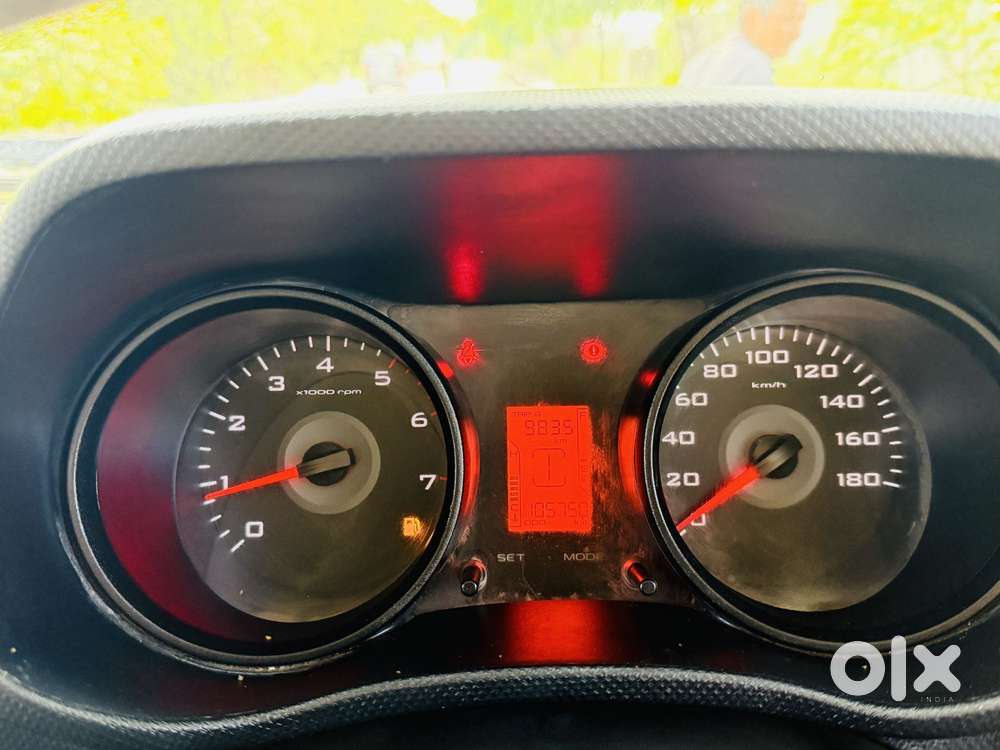 Mahindra Tuv 300 T6 Plus, 2017, Diesel