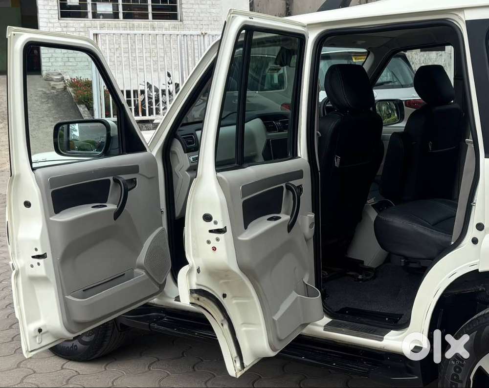 Mahindra Scorpio S10 2wd Mt 2015, 69500 Kms Uttarakhand Registration.