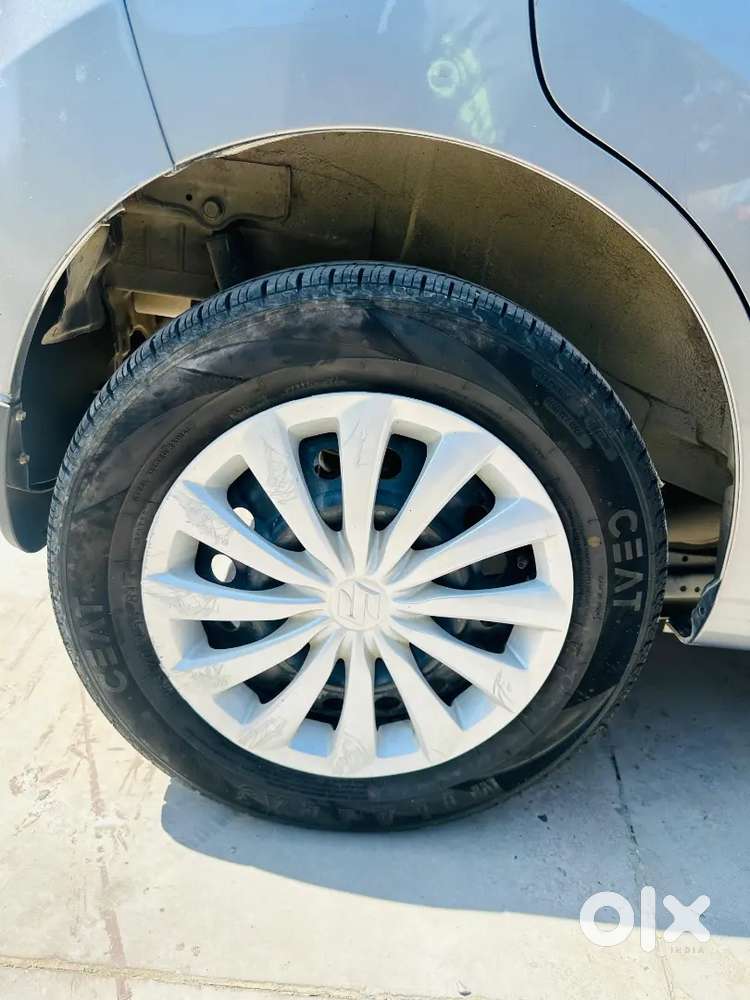 Good Condition 4 Tyre New No Accident No Challan With Service Record
