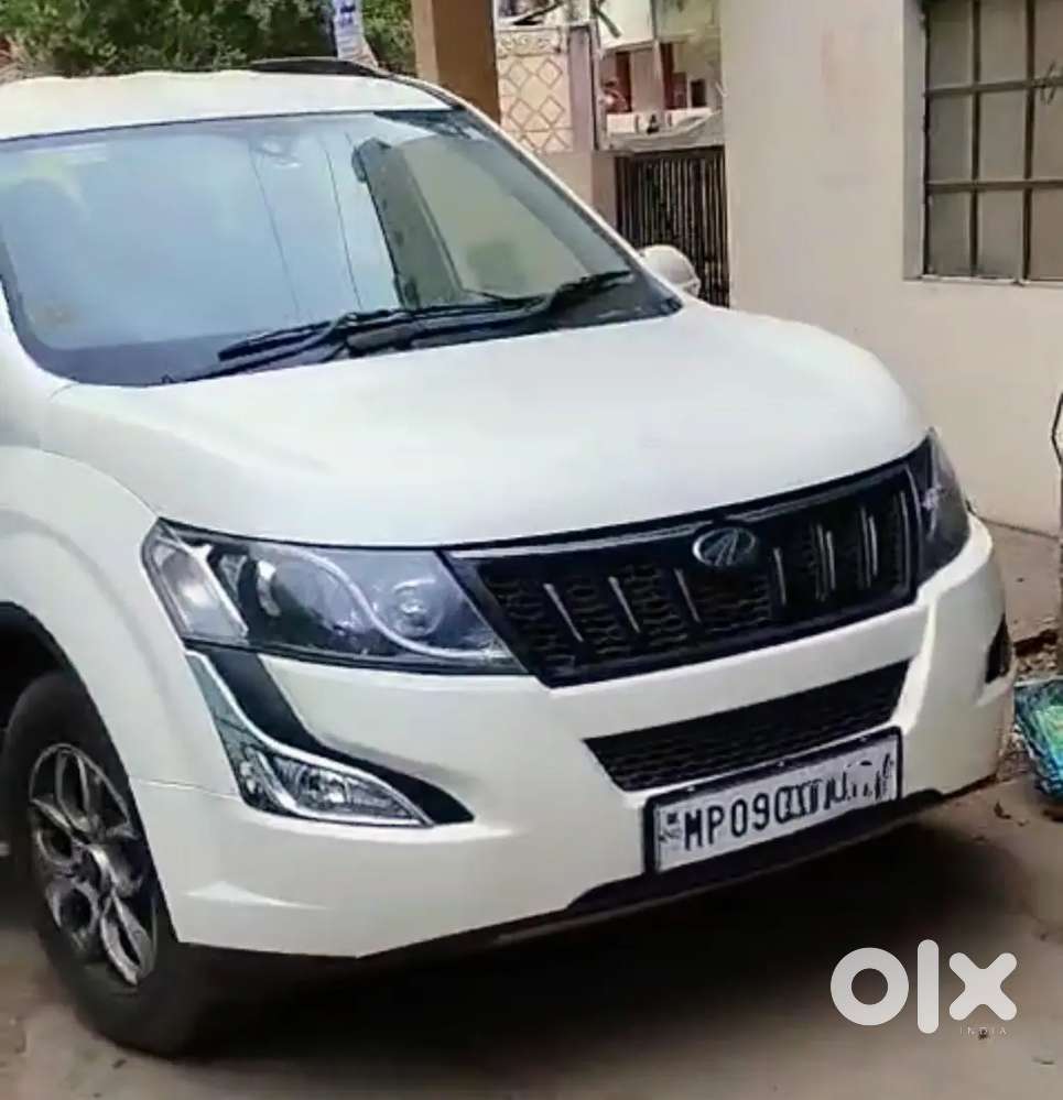 Mahindra Xuv500 Diesel 2017 1st Owner Less Driven Top Scretchless