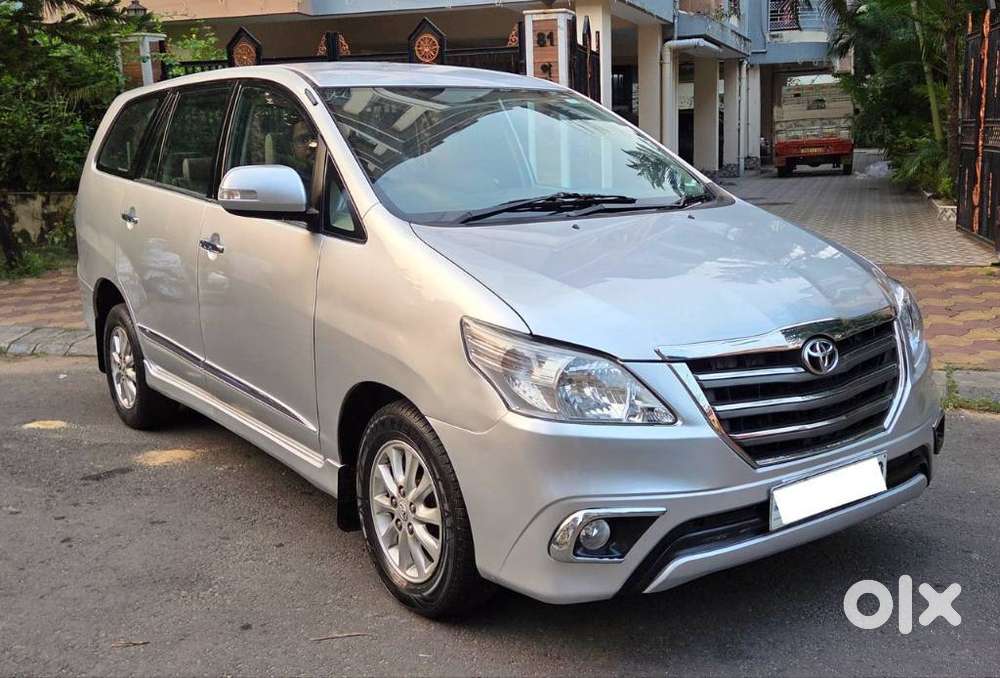 Toyota Innova 2.5 Vx 8 Seater Bs Iv, 2015, Diesel