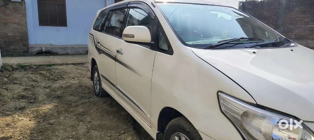 Toyota Innova 2014 Diesel 149000km Driven All Tyre New