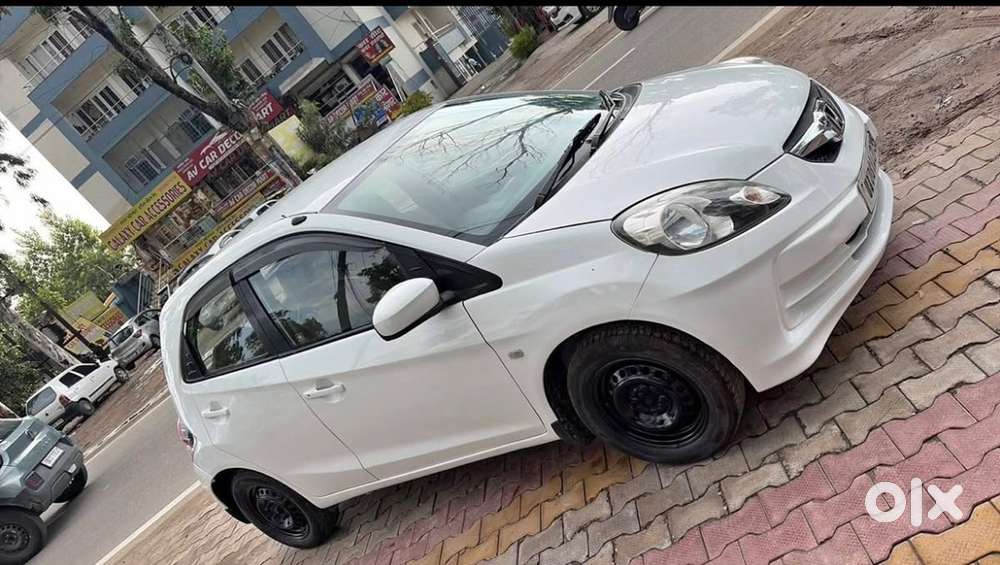 Honda Brio Mt 2012