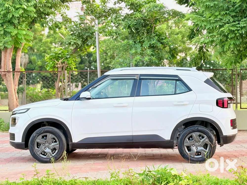 Hyundai Venue 1.2 S (o), 2023, Petrol