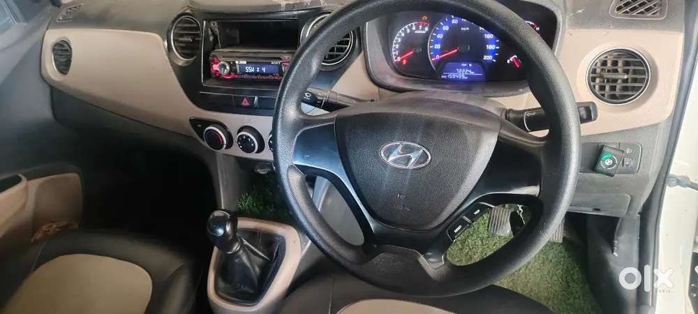 2018 Hyundai Xcent Base . बैटरी और टायर नए है