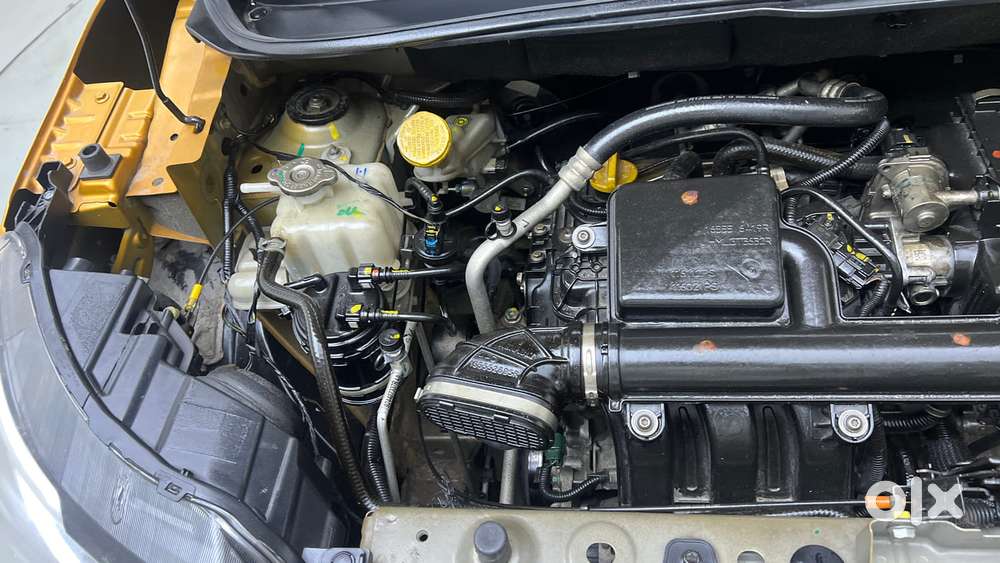 Renault Triber Rxz, 2022, Petrol
