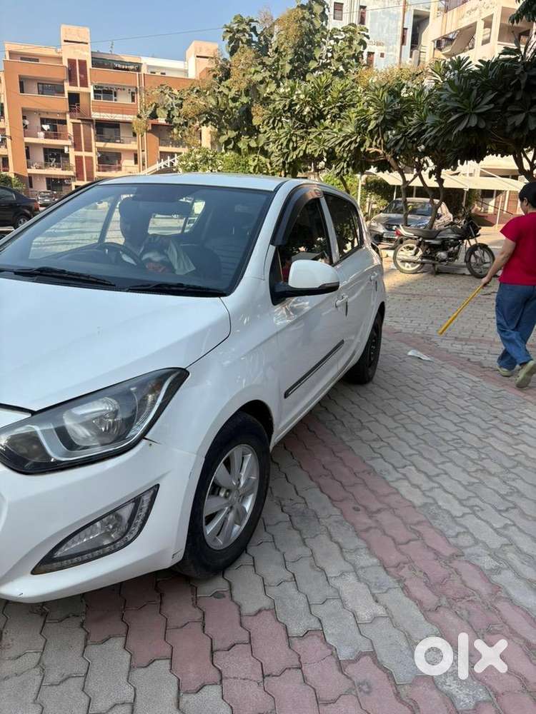 Hyundai I20 2013 Diesel 100000 Km Driven