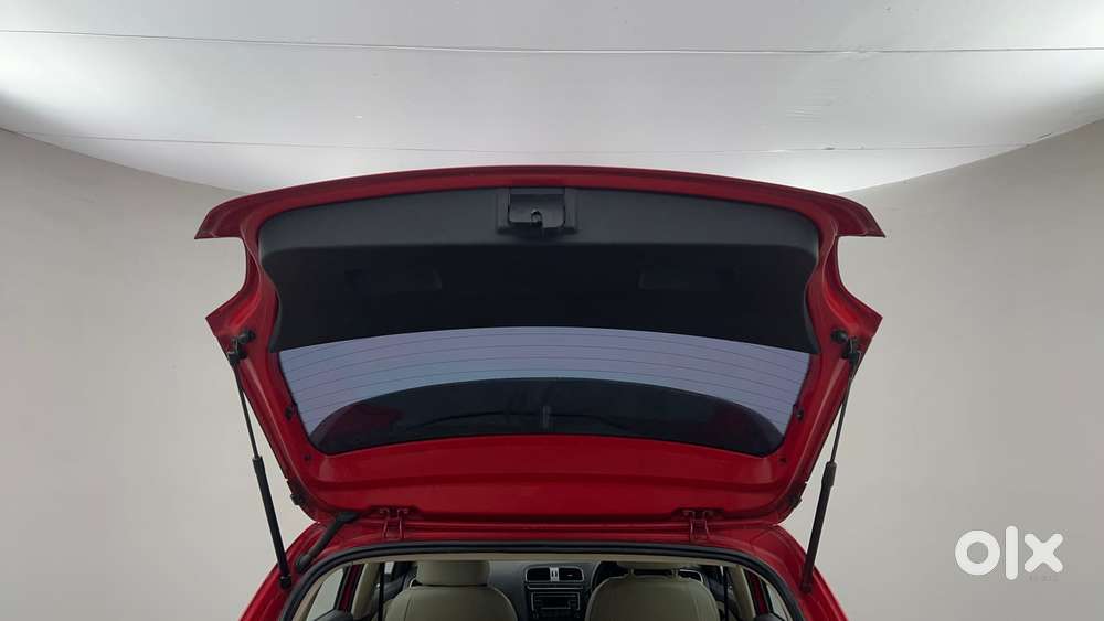 Volkswagen Polo Petrol Highline 1.2l, 2015, Petrol