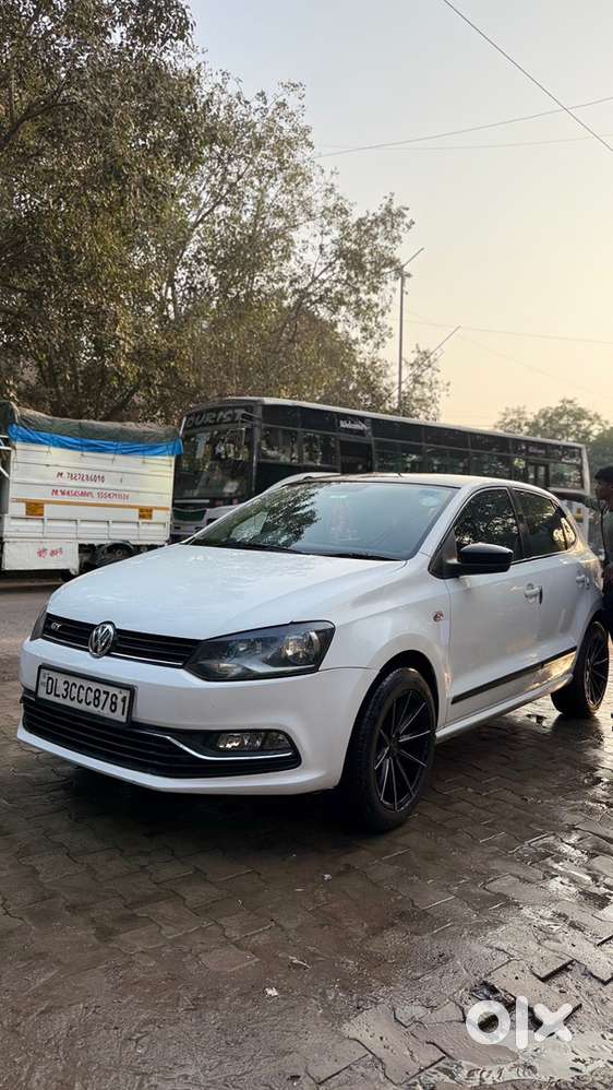 Volkswagen Polo 2015 Automatic