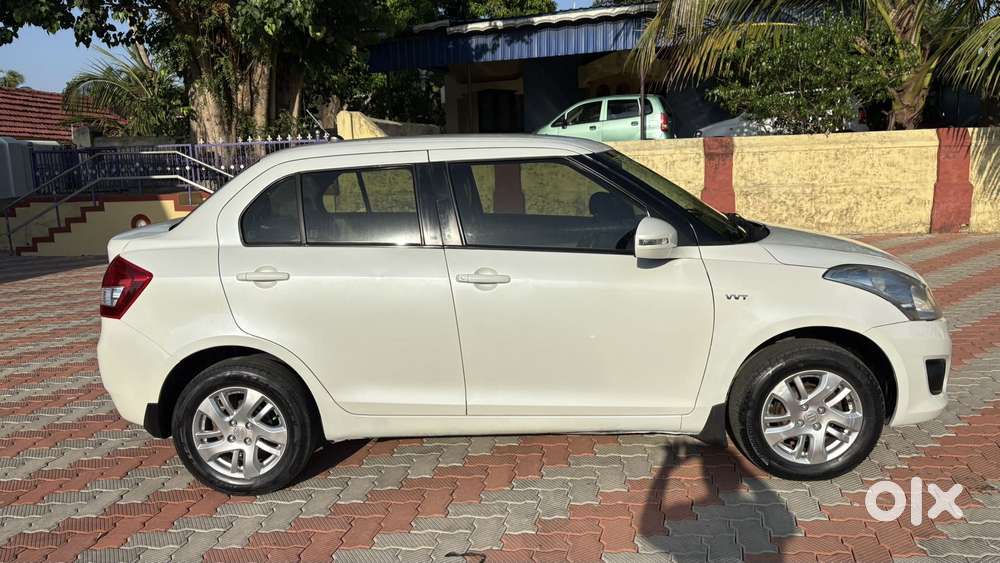 Maruti Suzuki Swift Dzire 1.2 Zxi Bsiv, 2013, Petrol