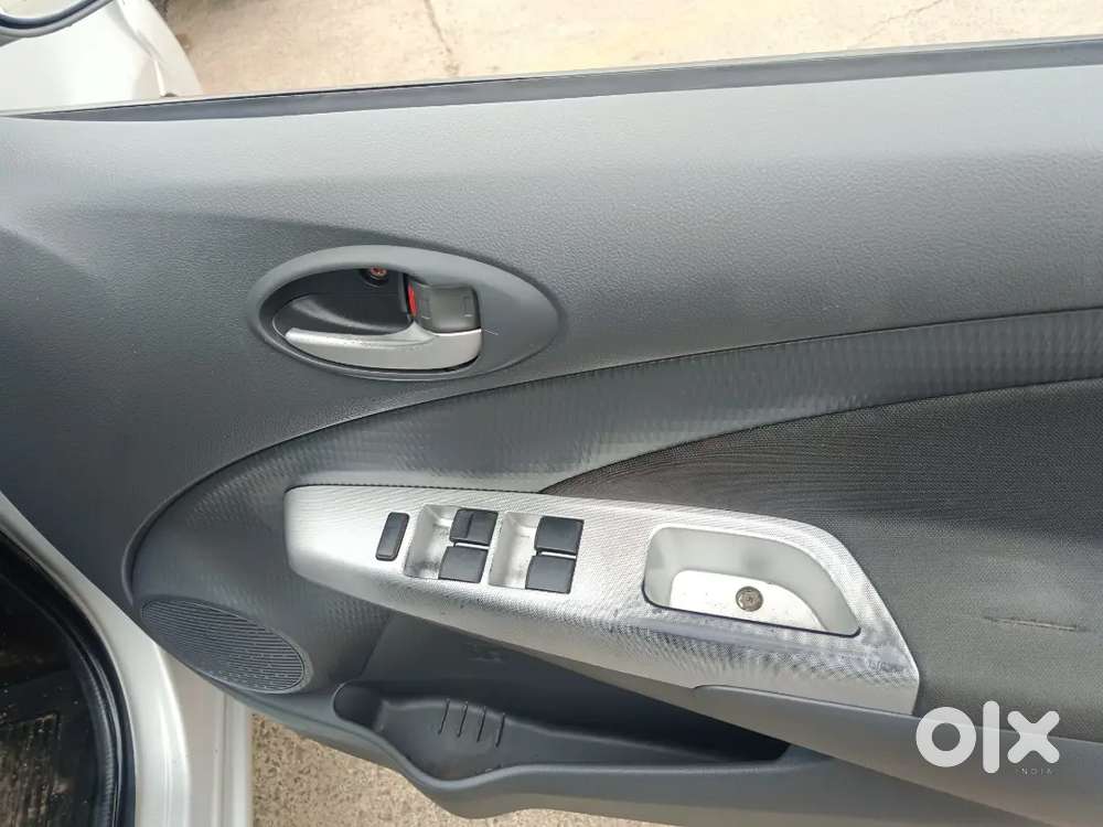 Toyota Etios Liva 2012