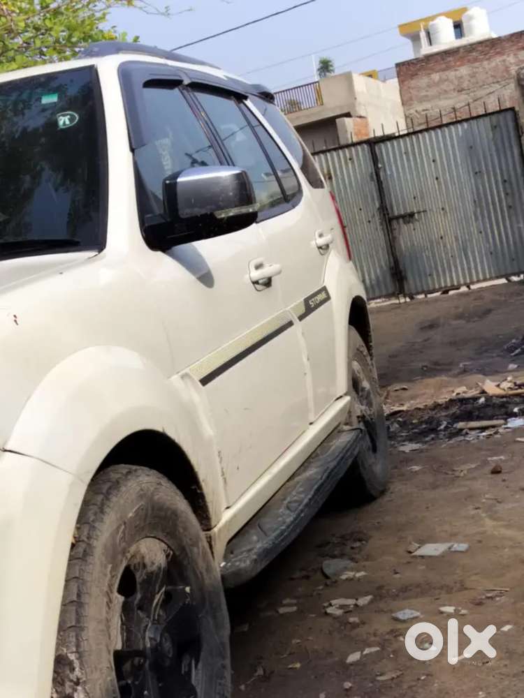 Tata Safari Storme 2014 Diesel 100000 Km Driven