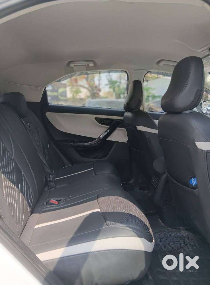 Tata Nexon Creative 1.2 Revotron Petrol 6 Mt Dt, 2025, Cng & Hybrids