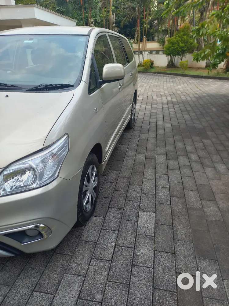 Toyota Innova 2015 Diesel 235000 Km Driven Negotiobl