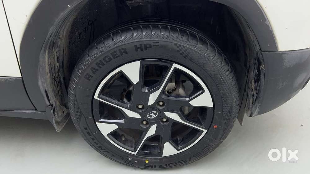 Tata Punch 1.2 Revotron Creative Dual Tone, 2023, Petrol