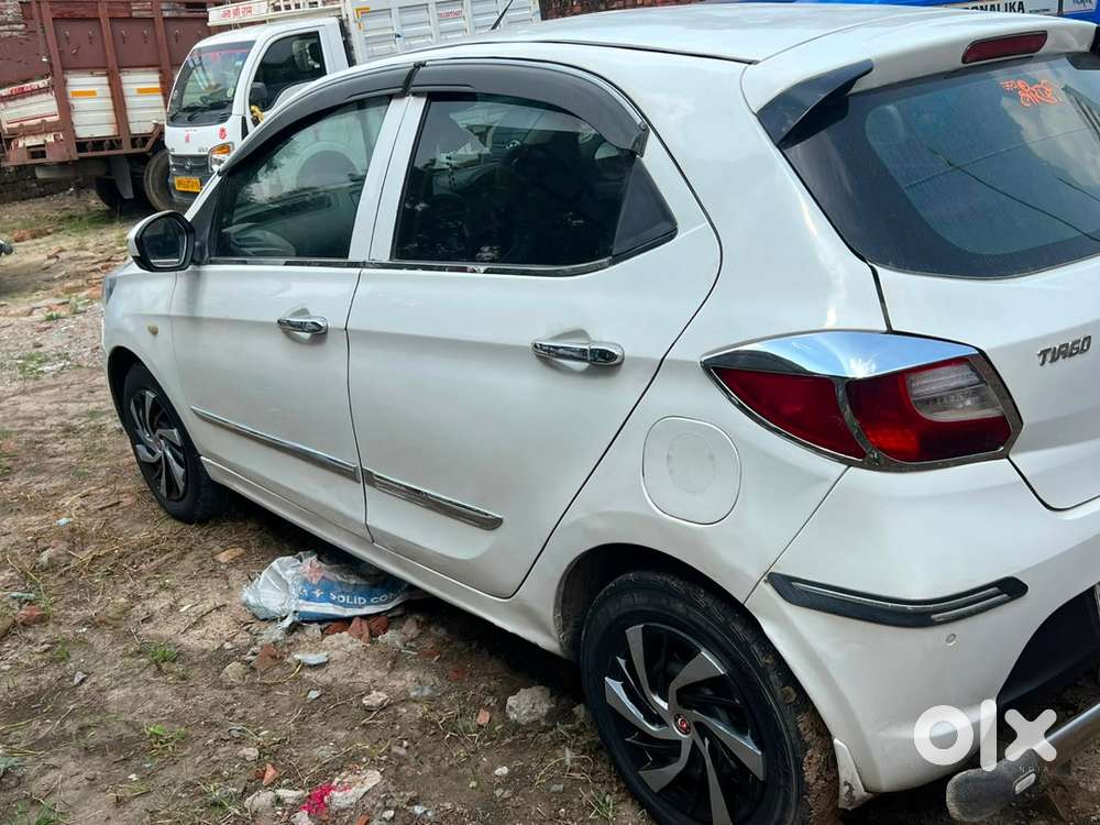 Tata Tiago Petrol 2017 Year