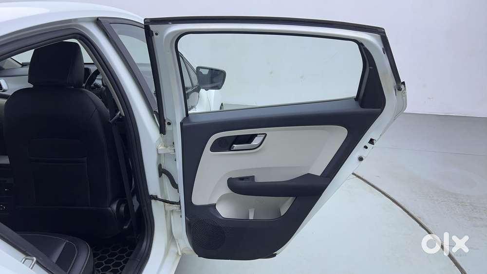 Tata Altroz 1.5 Xz Plus Diesel, 2022, Diesel