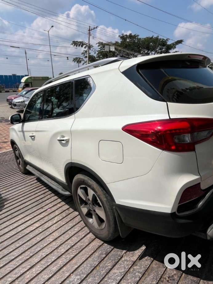 Mahindra Alturas G4, 2021, Diesel