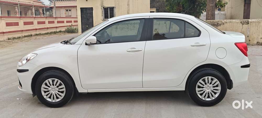 Maruti Suzuki Dzire 1.2 Vxi, 2022, Petrol