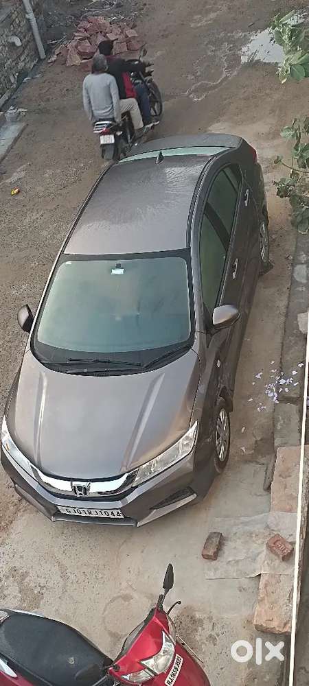 સારી કંડીશન માં ગાડી છે
