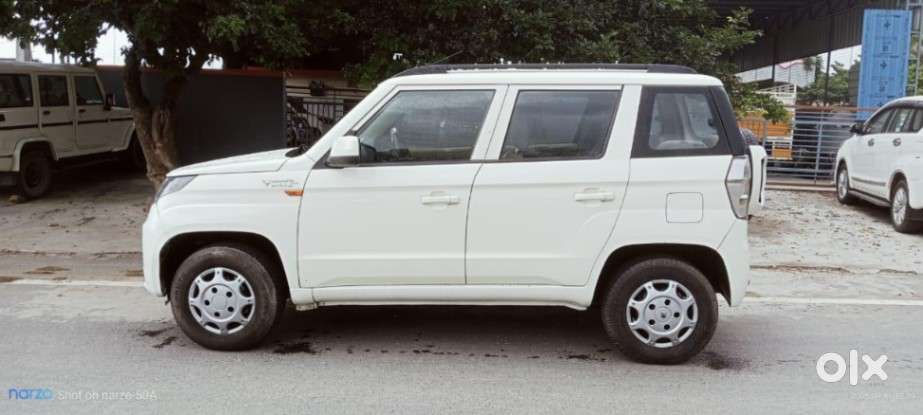 Mahindra Tuv 300 T10 Amt Dual Tone, 2020, Diesel