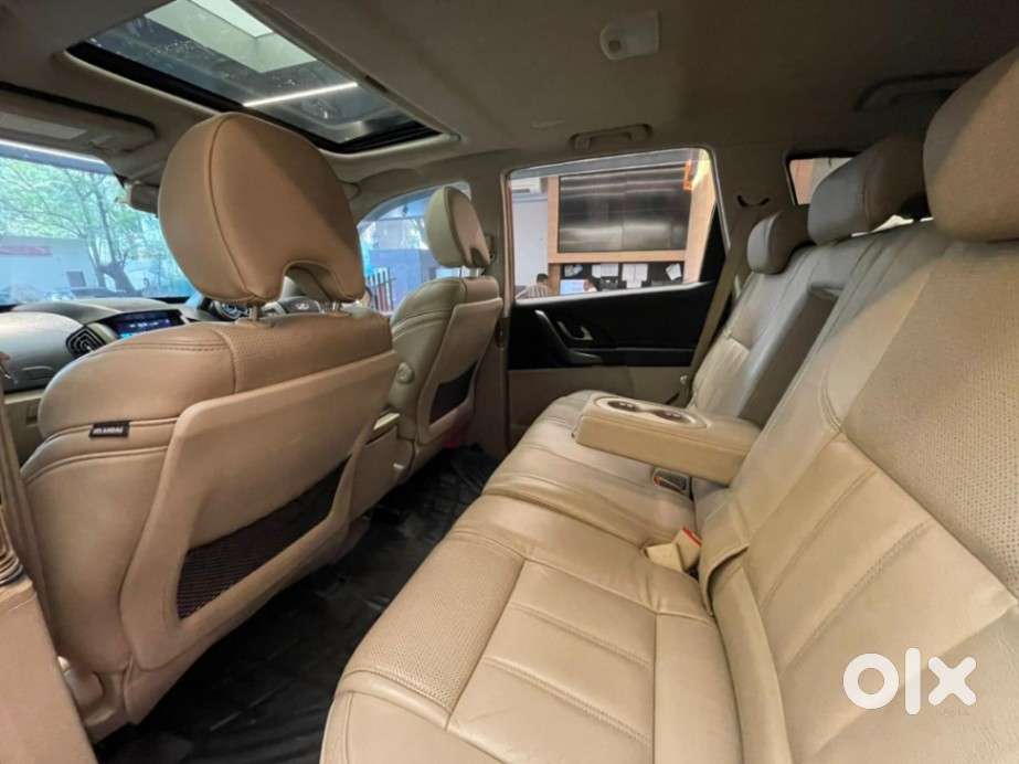 Mahindra Xuv500 At W10 Fwd, 2016, Diesel