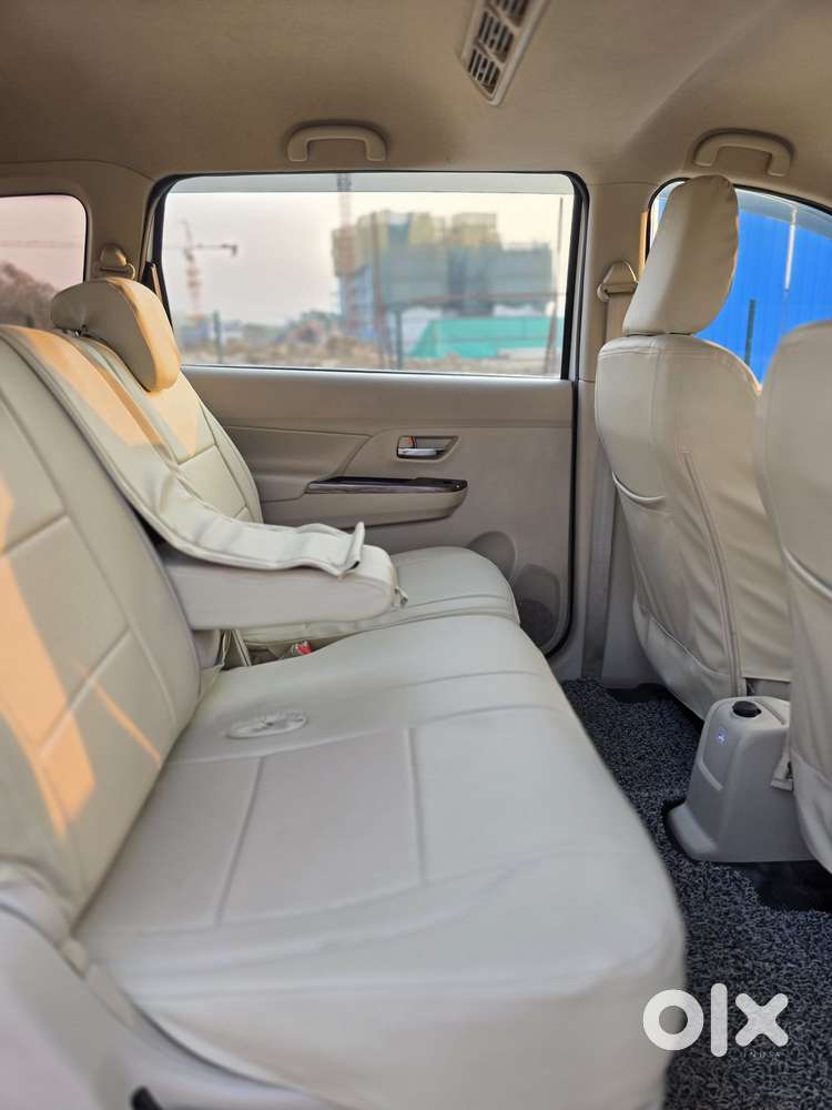 Maruti Suzuki Ertiga 2022-2023 Vxi Cng, 2022, Cng & Hybrids